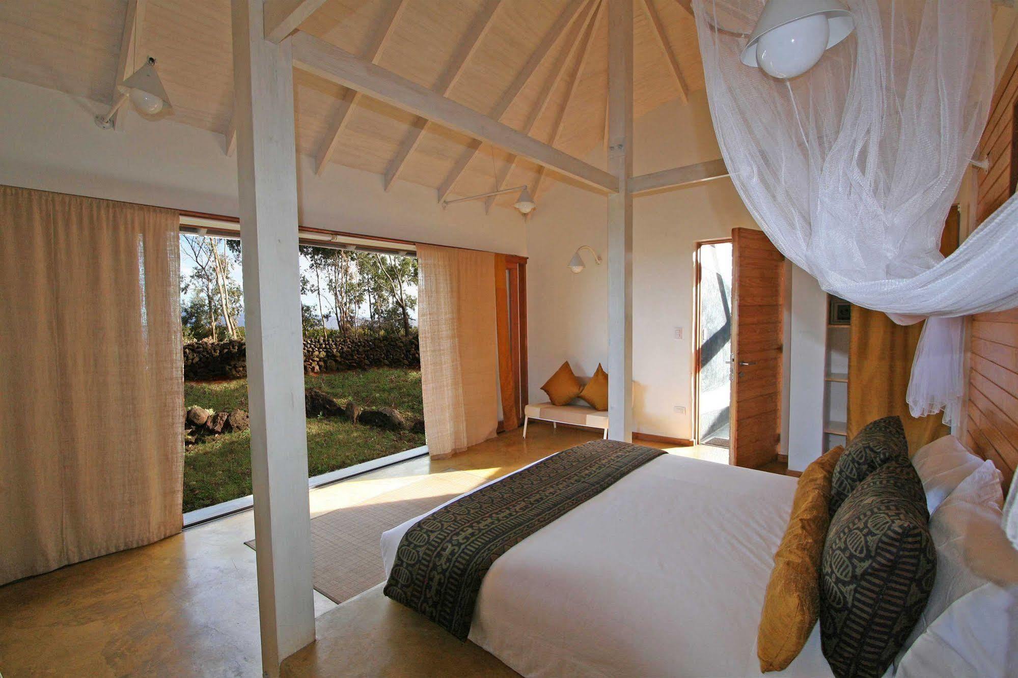 Hotel Altiplanico Isla De Pascua Hanga Roa Esterno foto